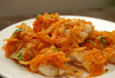 Минтай с овощами в духовке: рецепт с морковью и луком