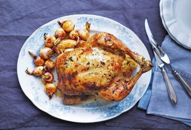Как приготовить вкусную фаршированную курицу?