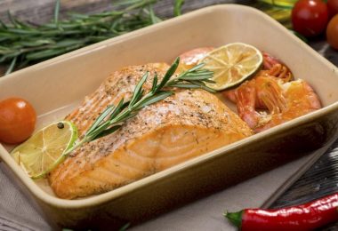 Как запечь вкусную рыбу в духовке?