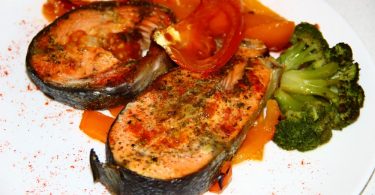 Как приготовить рыбу с овощами в духовке?
