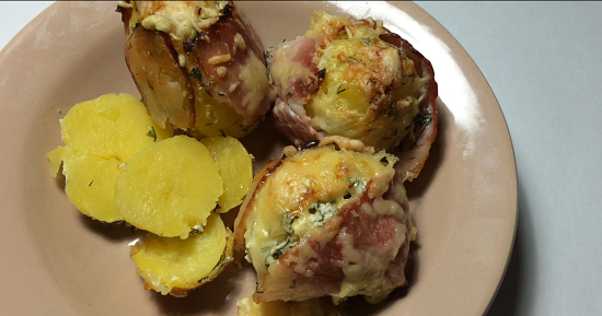 Картошка с беконом в духовке: рецепт