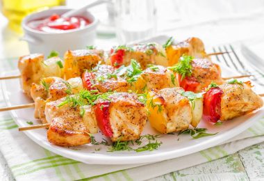 Шашлык из курицы в духовке на шпажках: рецепт