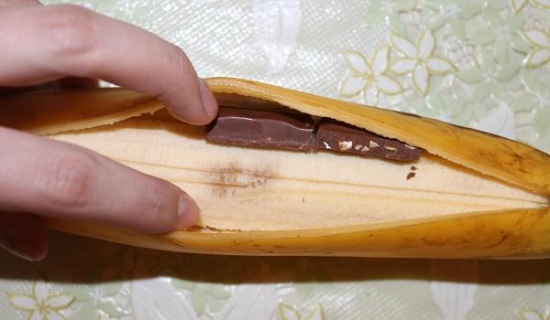 Банан, запеченный в духовке с шоколадом